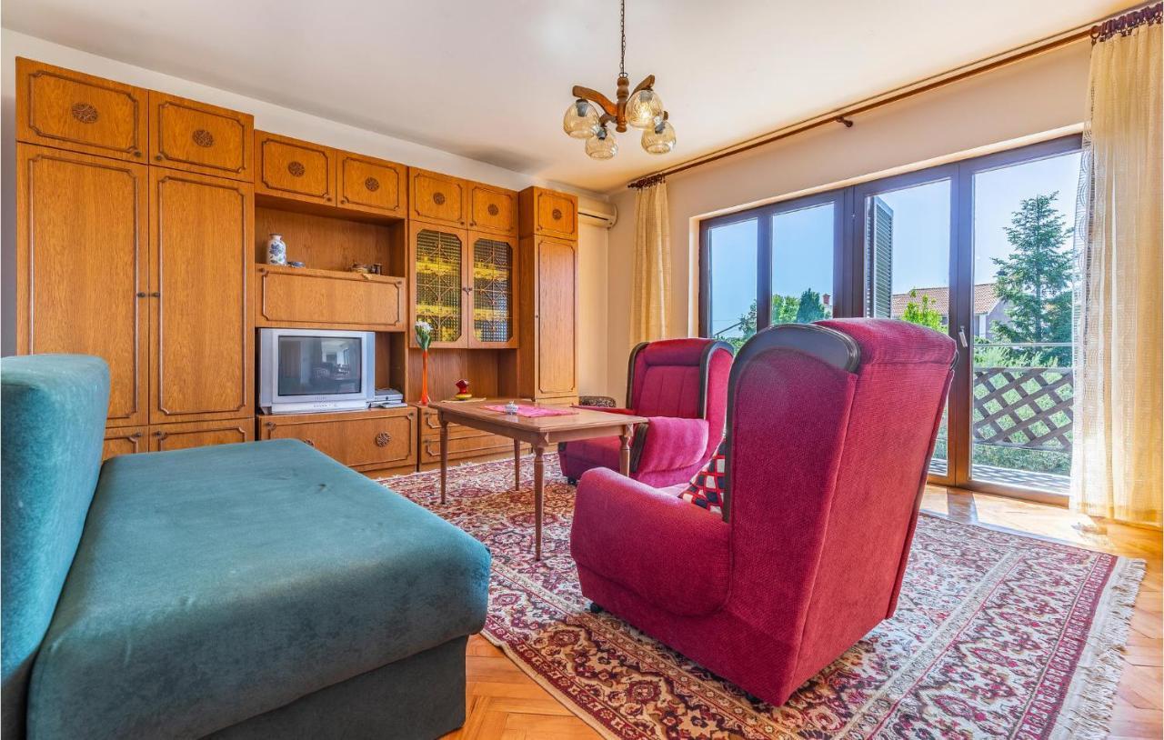 Awesome Apartment In Medulin With Kitchen エクステリア 写真