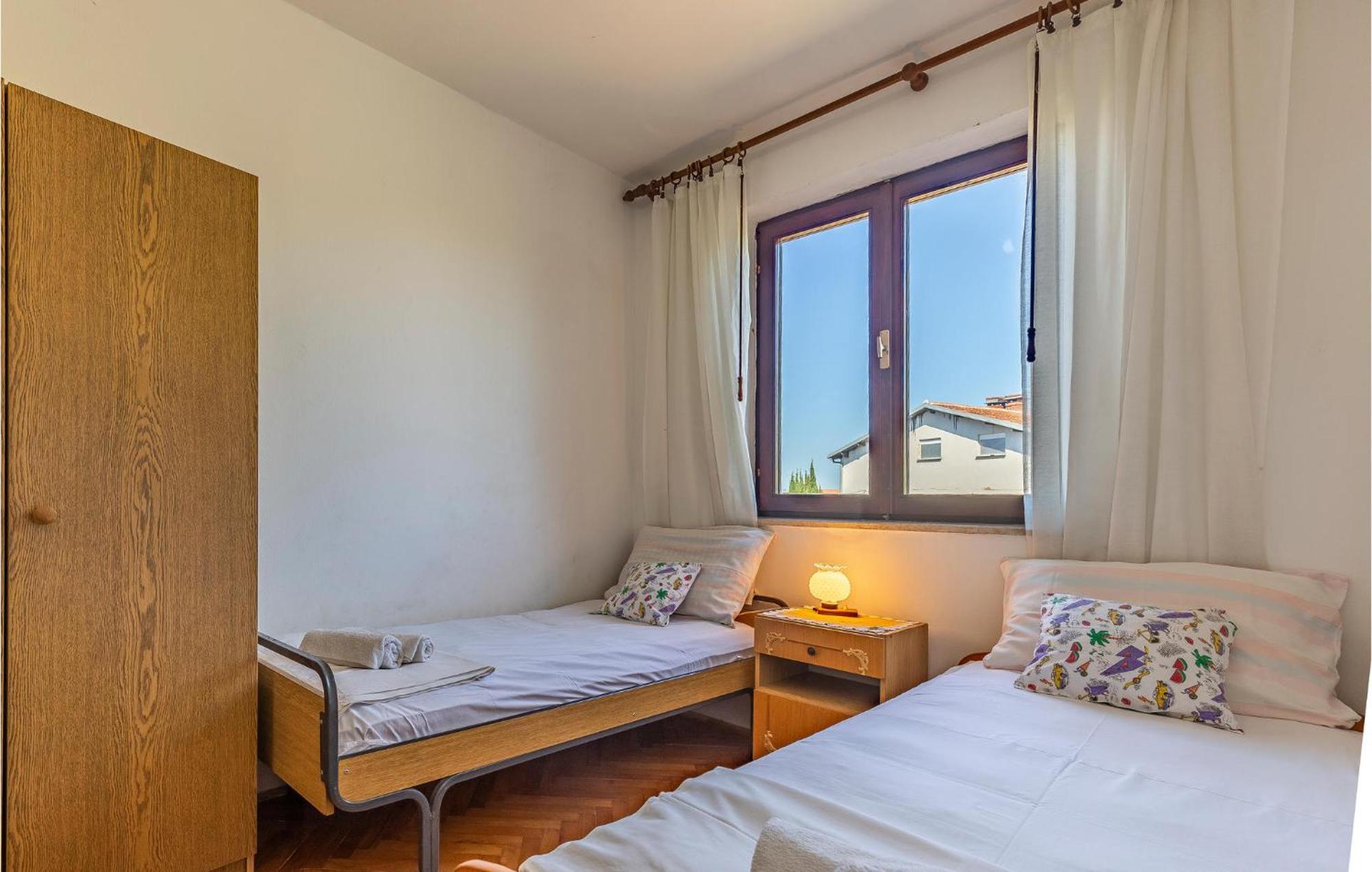 Awesome Apartment In Medulin With Kitchen エクステリア 写真